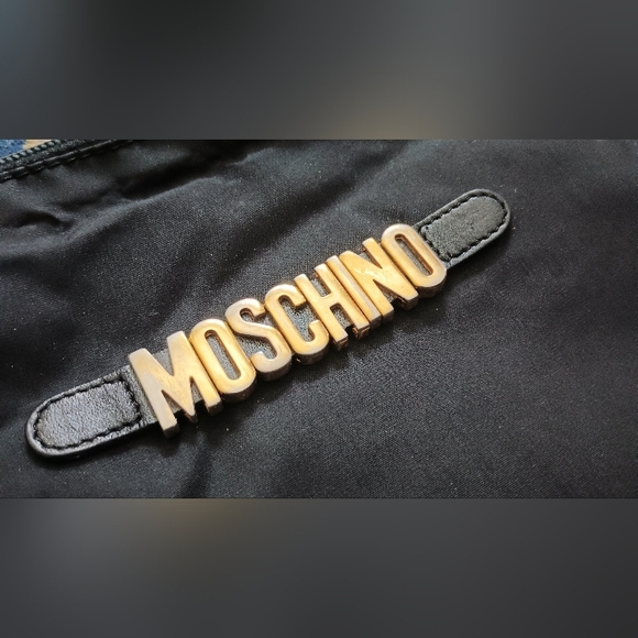 💋 Vintage Moschino Redwall 1990s Crossbody Bag - Picture 16 of 16